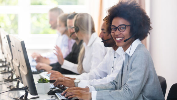 Portrait,Of,A,Smiling,African,Female,Customer,Service,Executive